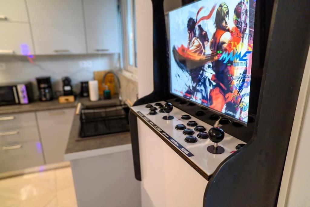 Fresh Spicy 1Bd Amusement Arcade Apartment Athens Ngoại thất bức ảnh